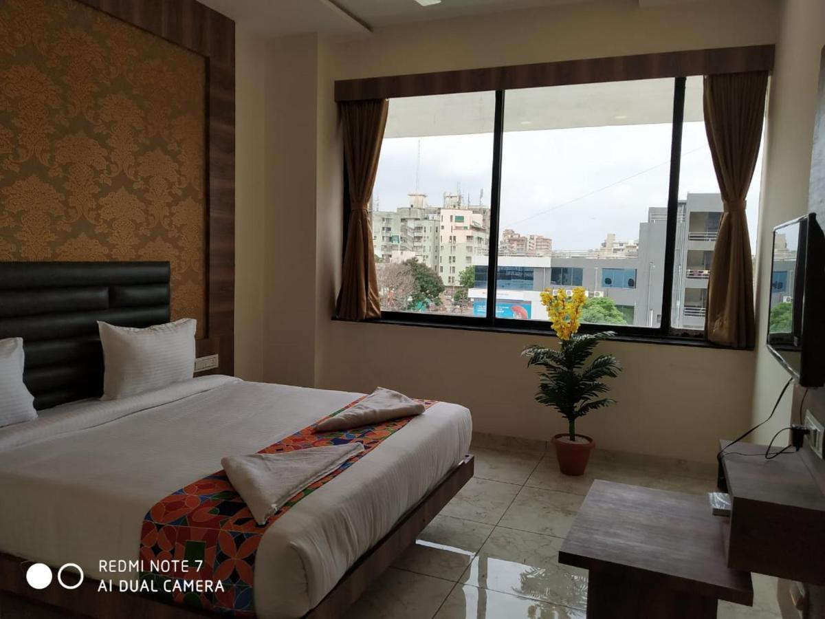 Hotel Krishna Palace Ānand Exteriér fotografie